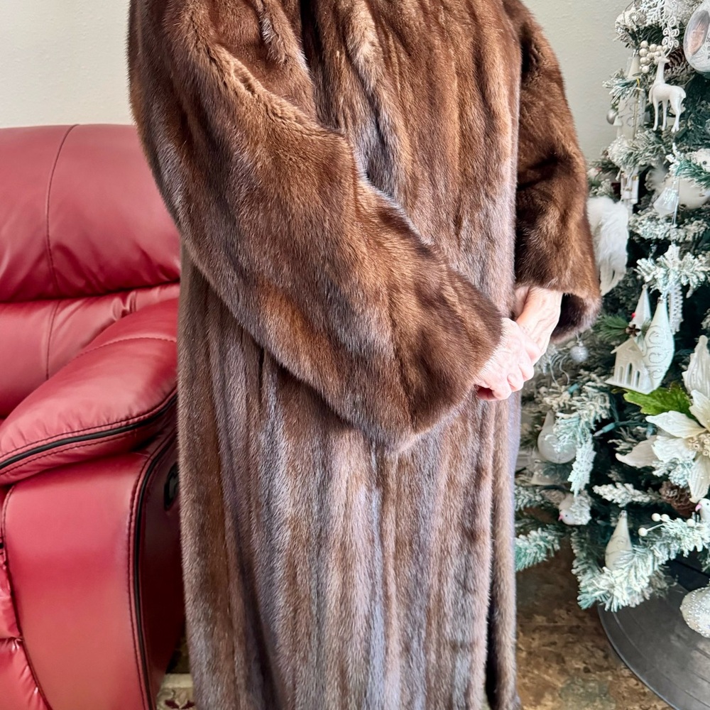 Beautiful Brown Full Length Ladies Ranch Mink